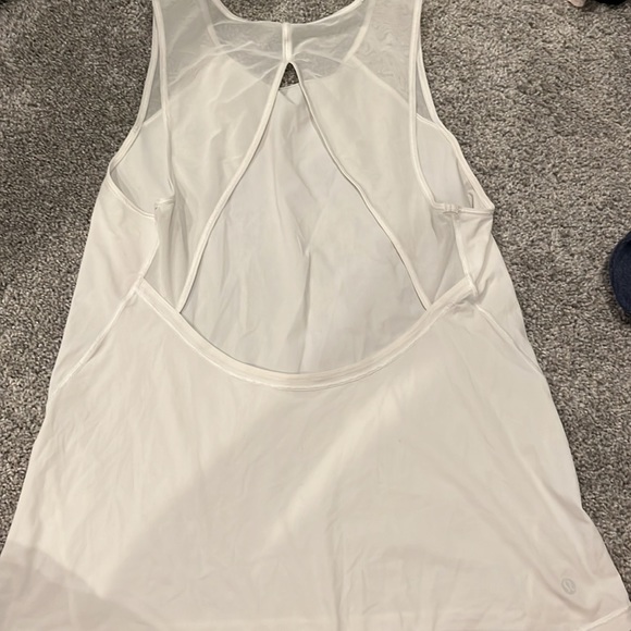 White lulu shirt - Picture 2 of 3